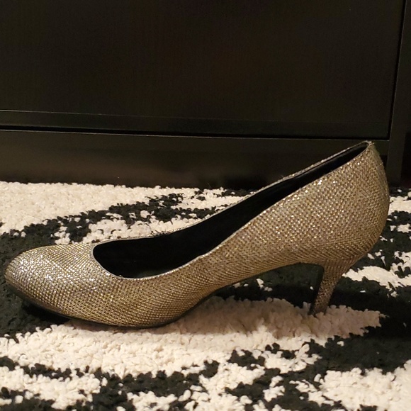 NINE WEST sz6.5 Silver/gunmetal Sparkle pumps - Picture 10 of 14